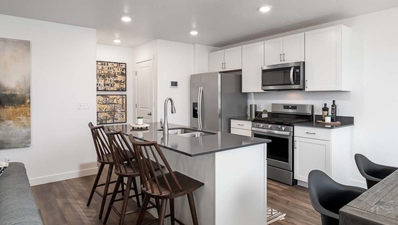 306 N 380 W - Photo 4 of 17