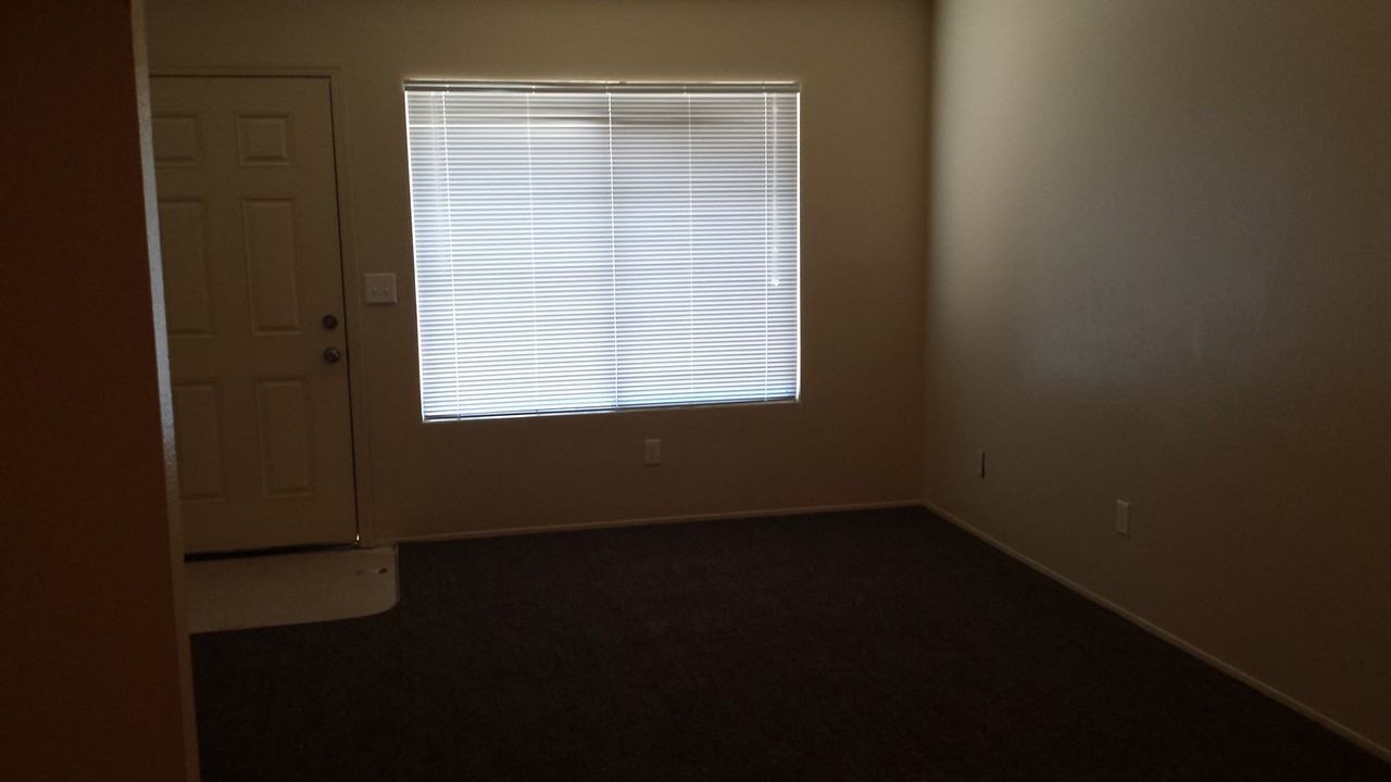 Single Story Apartment Homes in Shafter - Photo 2 of 25