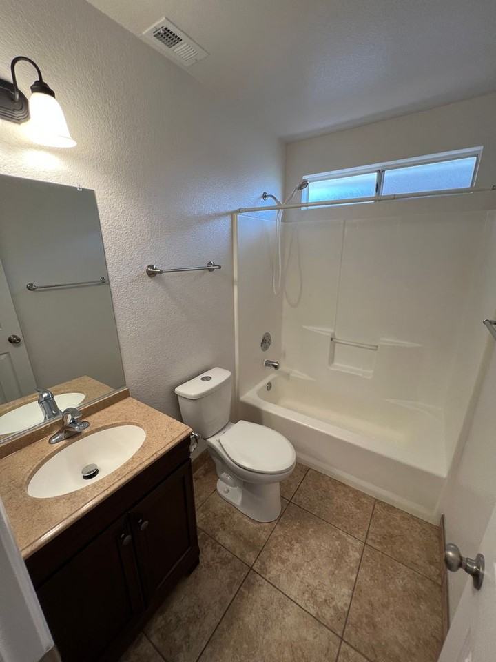 849 Florida St - Photo 5 of 9