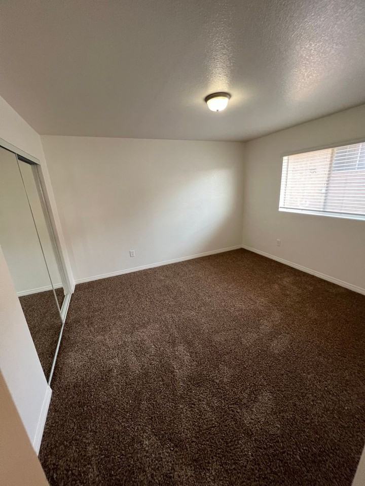 849 Florida St - Photo 6 of 9