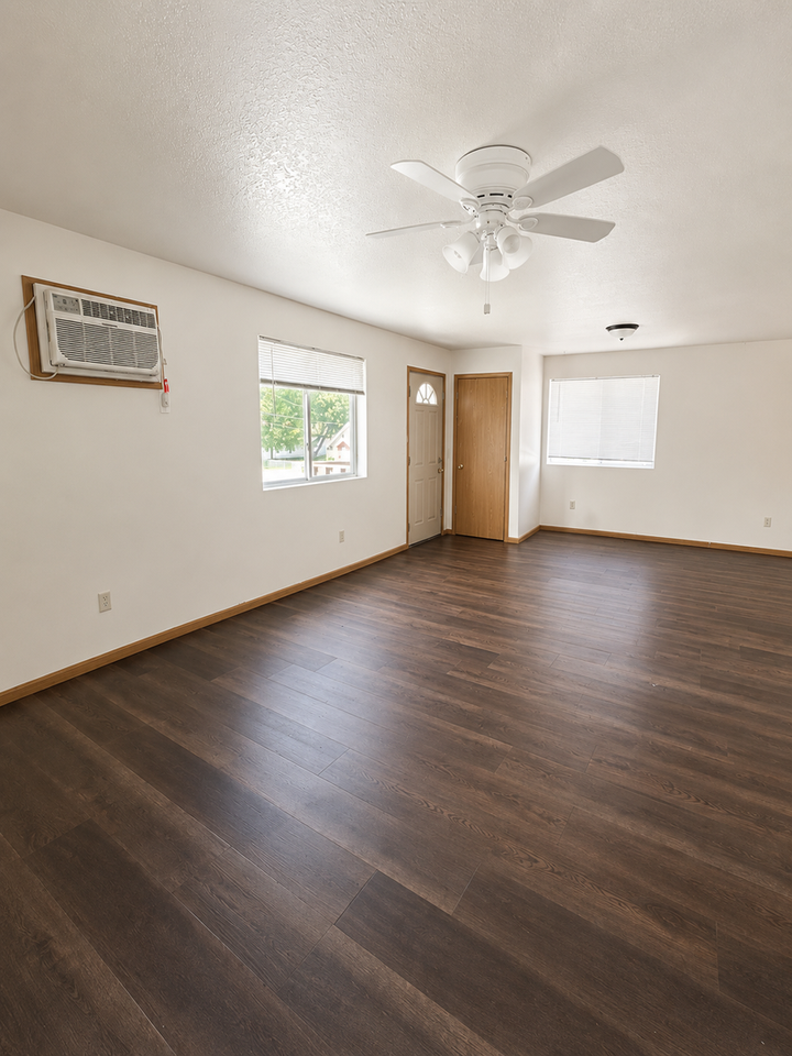 1711 2nd St Sw #3 - Photo 4 of 6