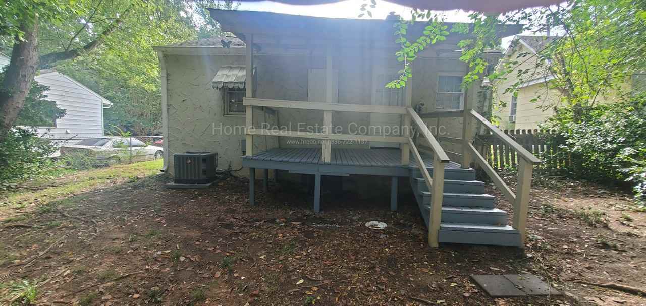 2705 Ludwig St - Photo 3 of 9
