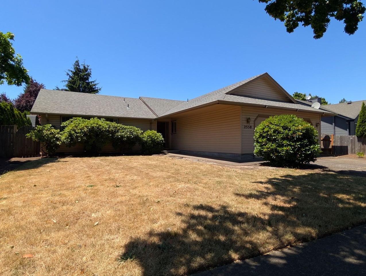 2558 Cubit St - Photo 3 of 28