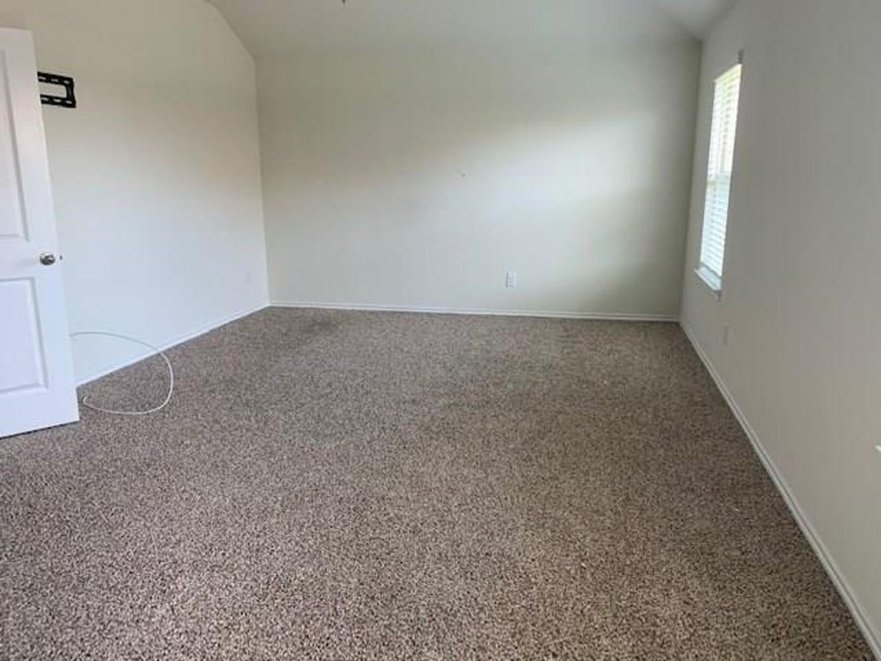 814 Rustic Meadows Trl - Photo 2 of 12