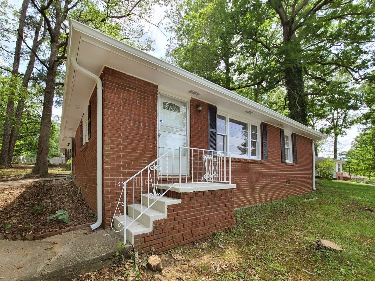 3225 Forrest Hills Dr - Photo 6 of 50
