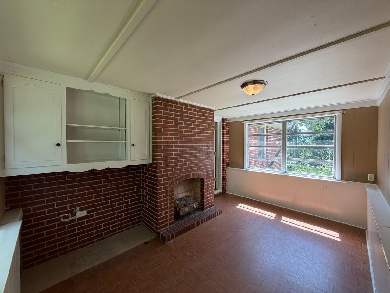 1332 Champaign Ave - Photo 2 of 12
