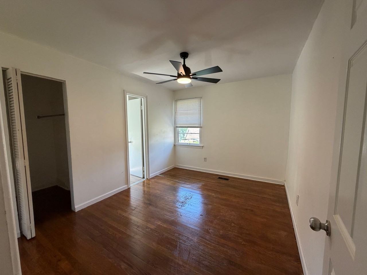 1332 Champaign Ave - Photo 4 of 12