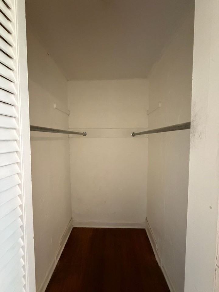 1332 Champaign Ave - Photo 5 of 12