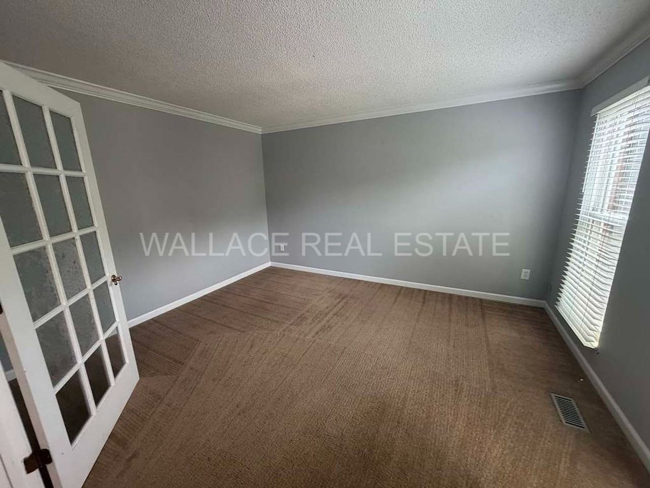 1209 Halifax Rd - Photo 3 of 17