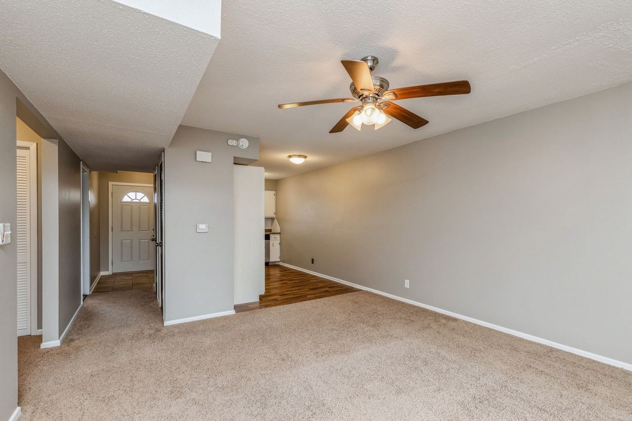2079 Nw Hickory Ln - Photo 5 of 16