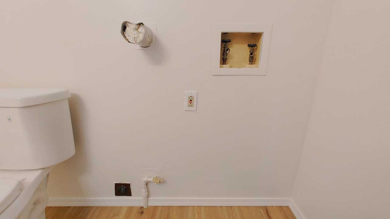 609 Pacific Ave Se - Photo 7 of 11