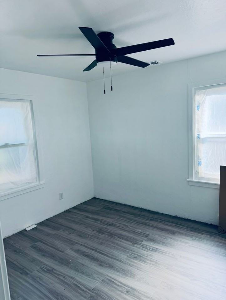 112 W Howard Ave - Photo 3 of 4