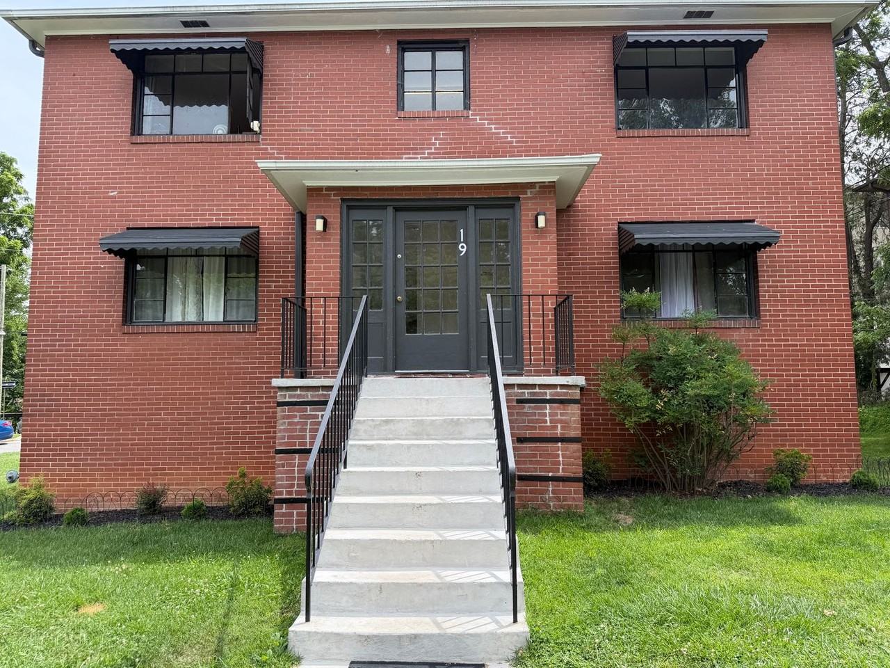 19 Murdock Ave - Photo 2 of 18