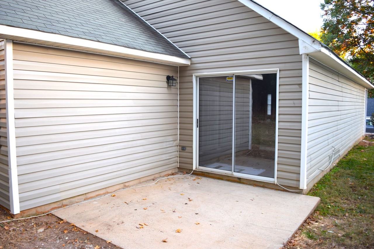 1623 Dendy Ln - Photo 3 of 14