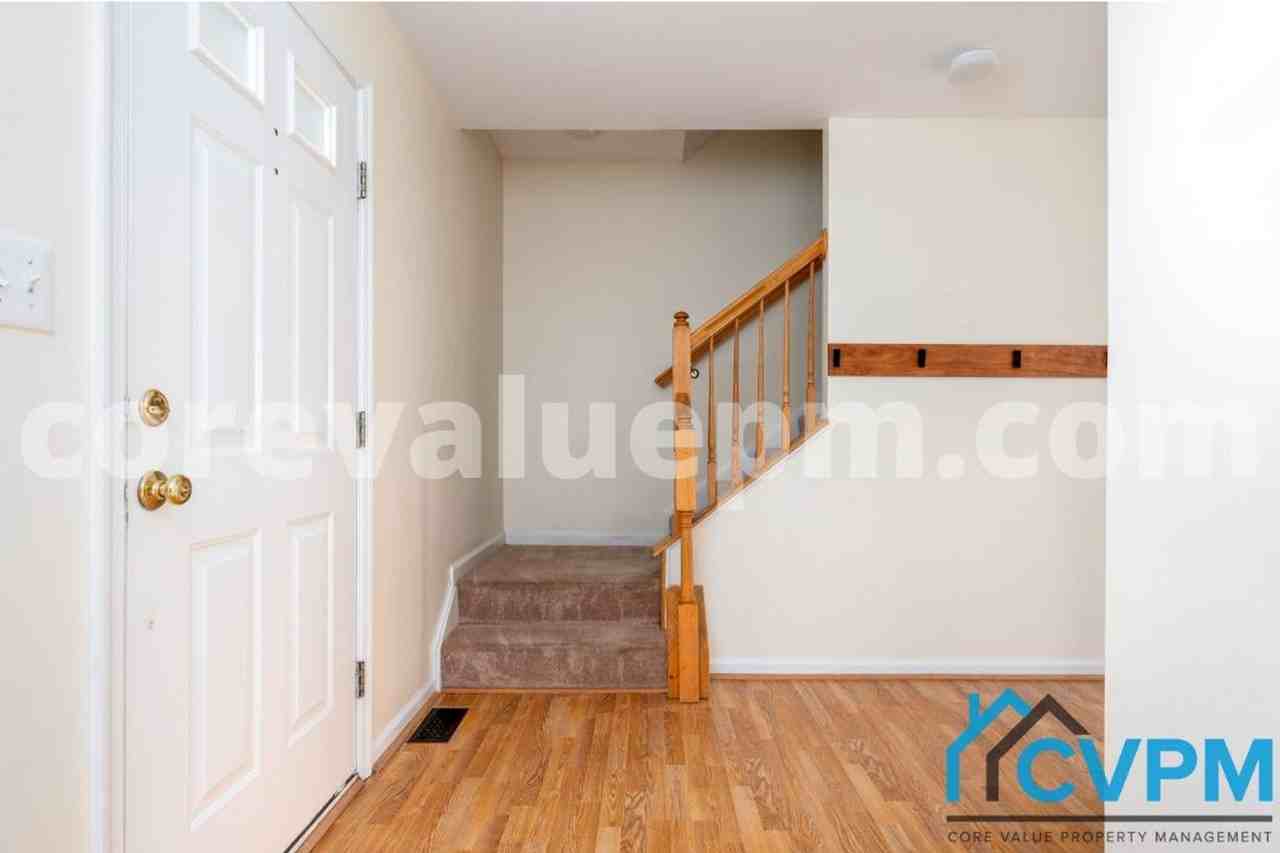 1321 Treasure Dr - Photo 3 of 30