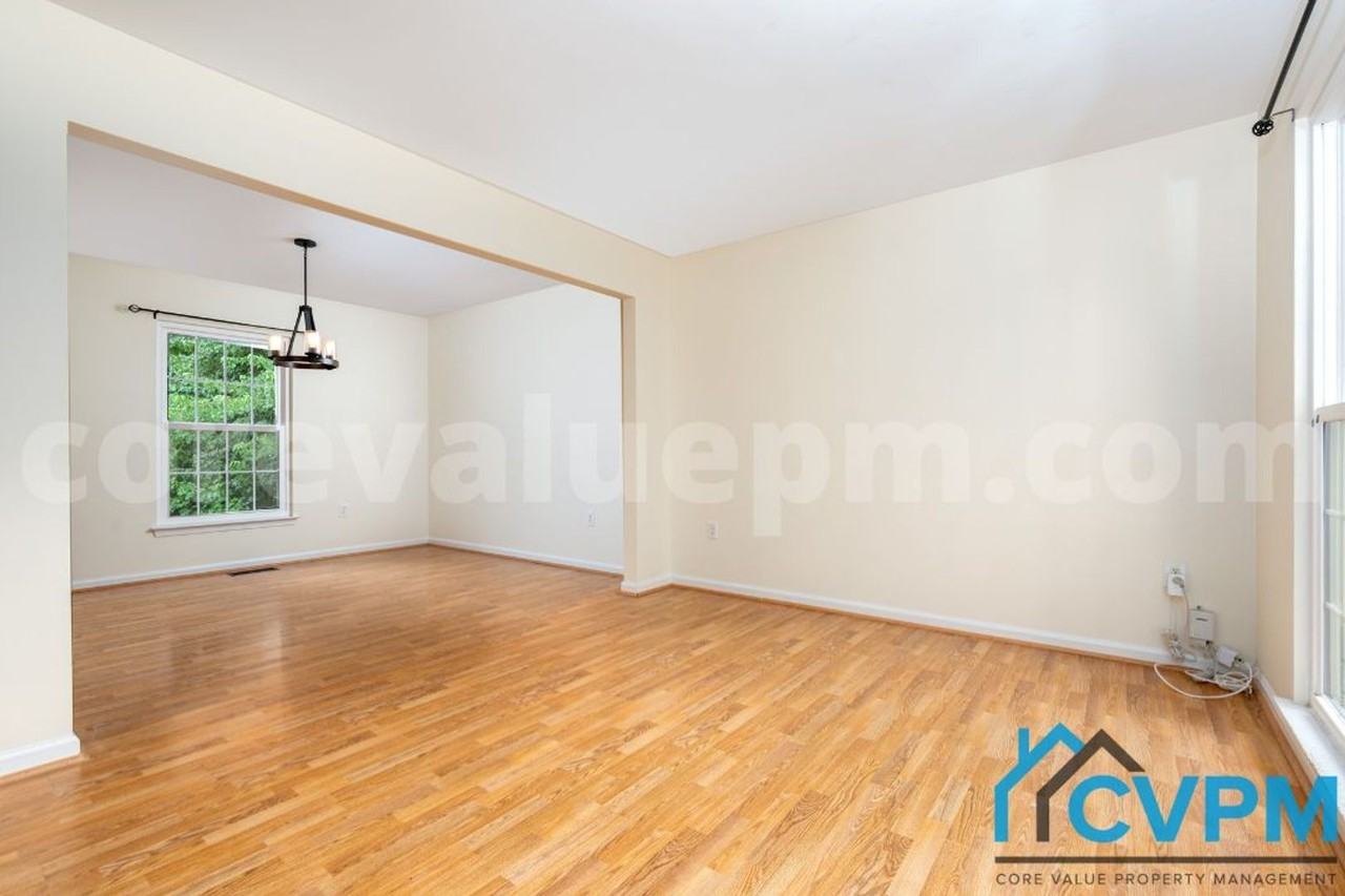 1321 Treasure Dr - Photo 4 of 30