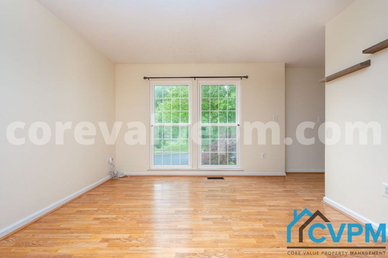 1321 Treasure Dr - Photo 6 of 30