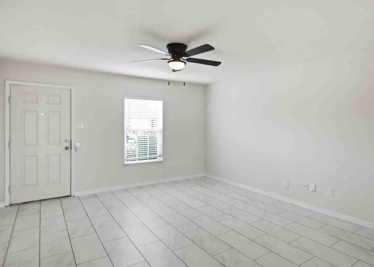 11848 Davalos Ln - Photo 4 of 25