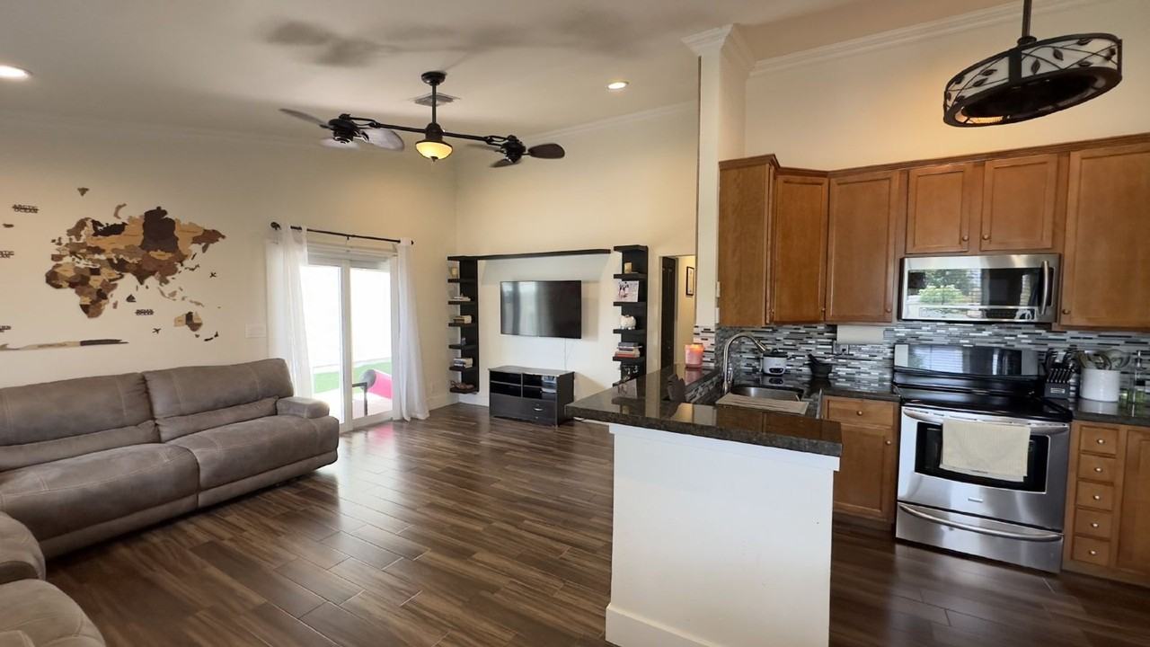 11106 Sacco Dr - Photo 2 of 40