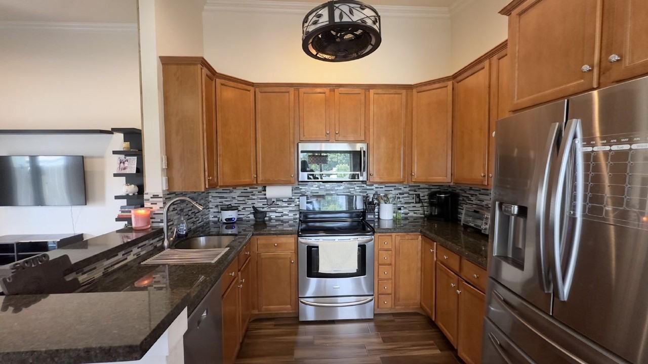 11106 Sacco Dr - Photo 5 of 40