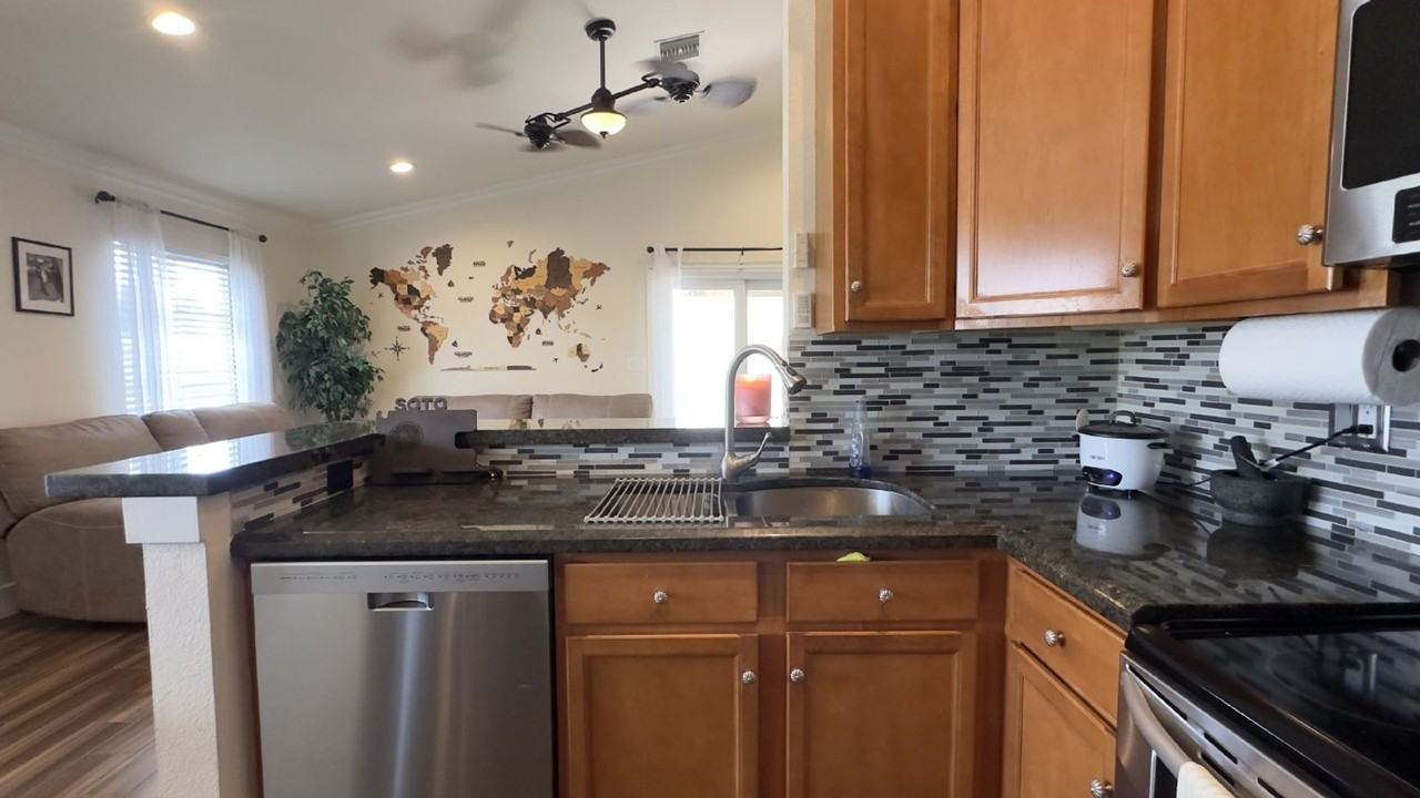 11106 Sacco Dr - Photo 6 of 40