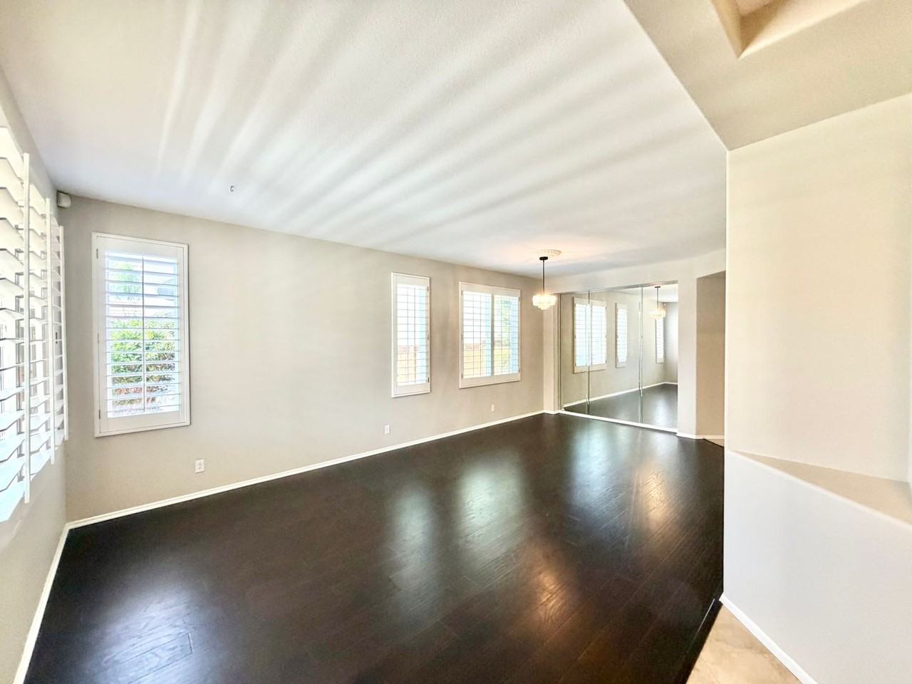 42041 Delmonte St - Photo 5 of 25