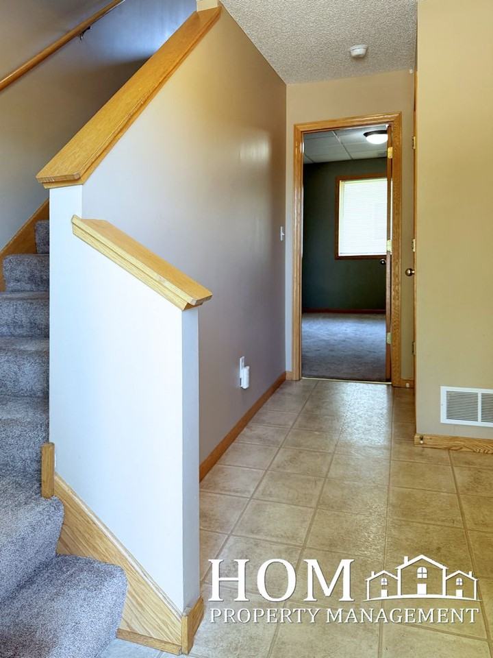 421 Tanager Path - Photo 3 of 18