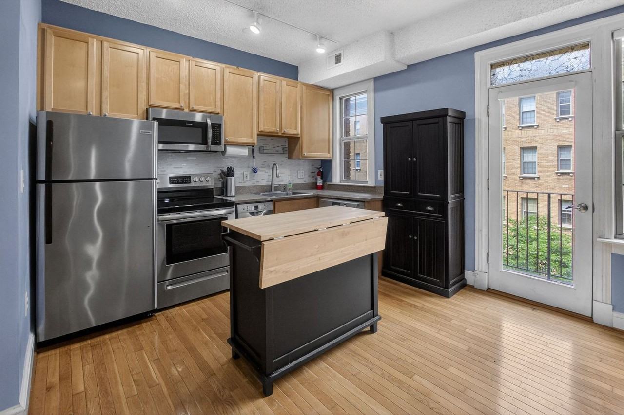 1401 Columbia Rd Nw #319 - Photo 5 of 19