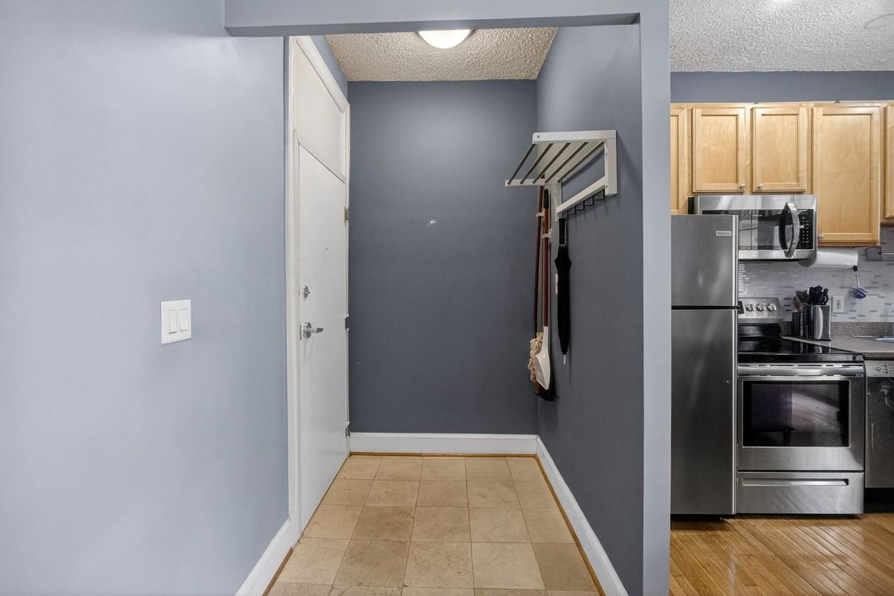 1401 Columbia Rd Nw #319 - Photo 7 of 19