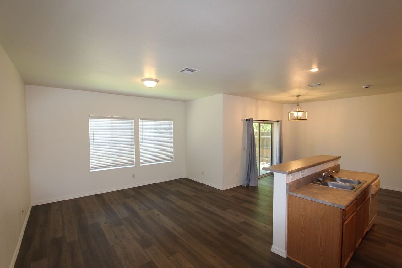 9083 W Slate Mountain Trl - Photo 2 of 25