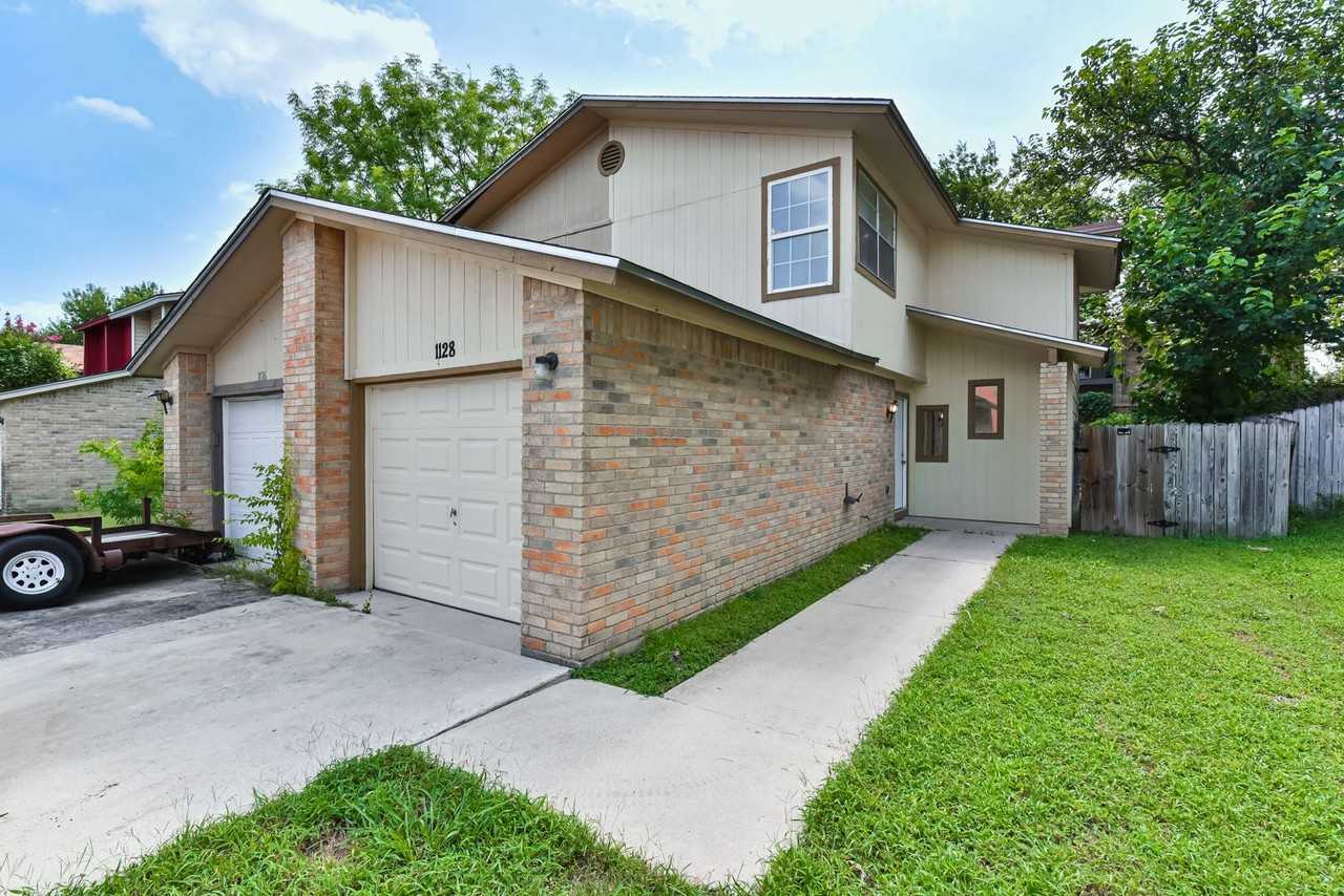 1128 Royal Crest Dr - Photo 6 of 30