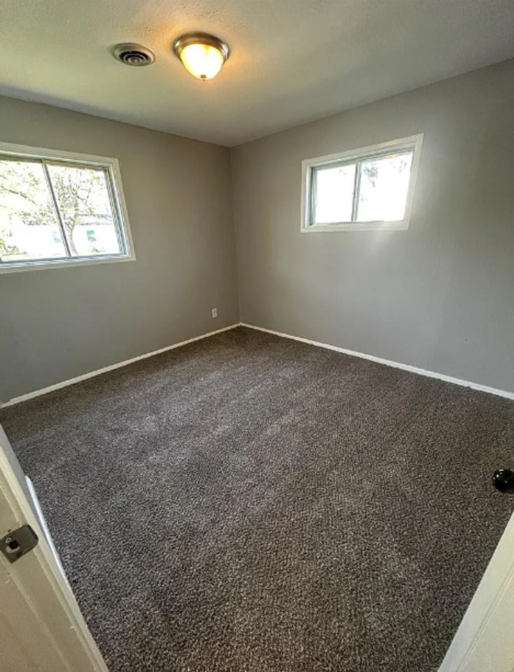 9 Saint Lambert Dr - Photo 6 of 9