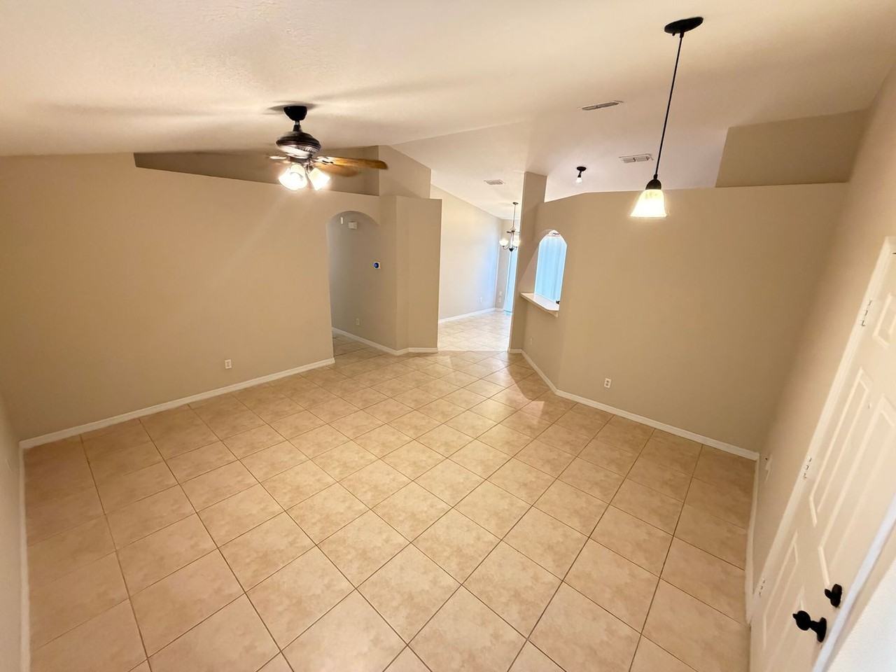 38 Vanna Ct - Photo 7 of 34
