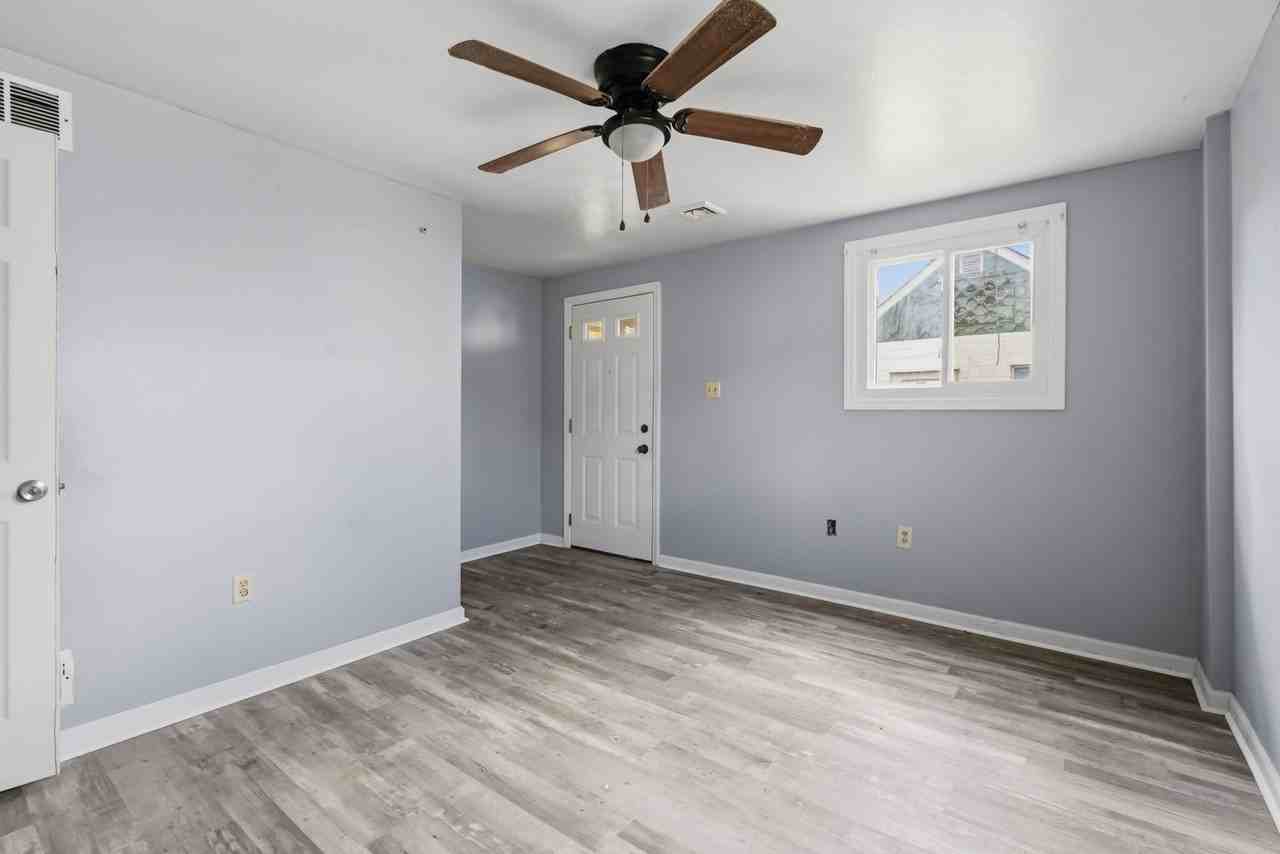 214 Campbell St - Photo 3 of 25
