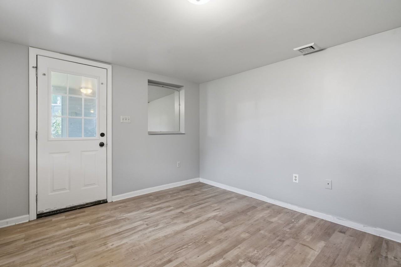 214 Campbell St - Photo 4 of 25