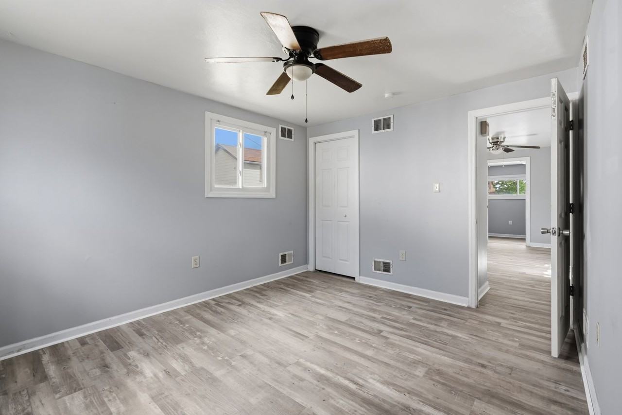 214 Campbell St - Photo 5 of 25