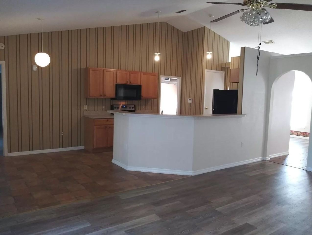 14169 Spring Hill Dr - Photo 5 of 26
