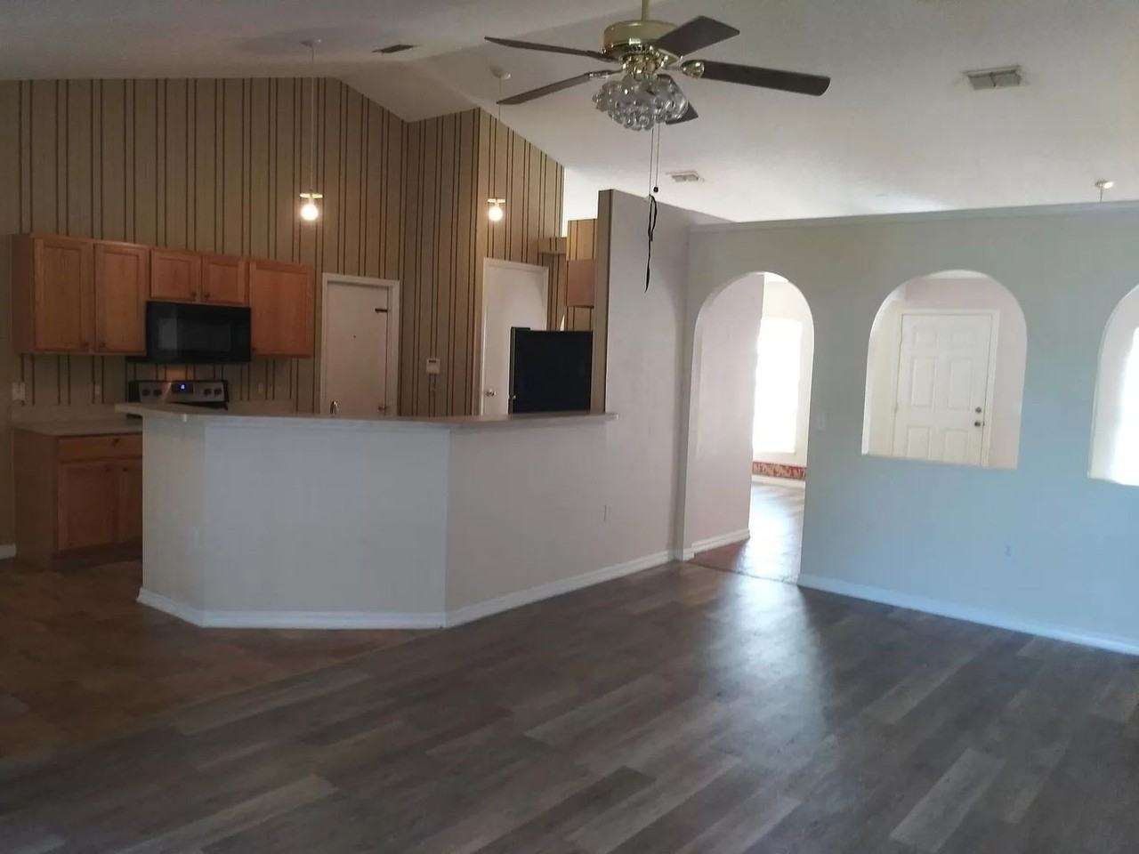 14169 Spring Hill Dr - Photo 6 of 26