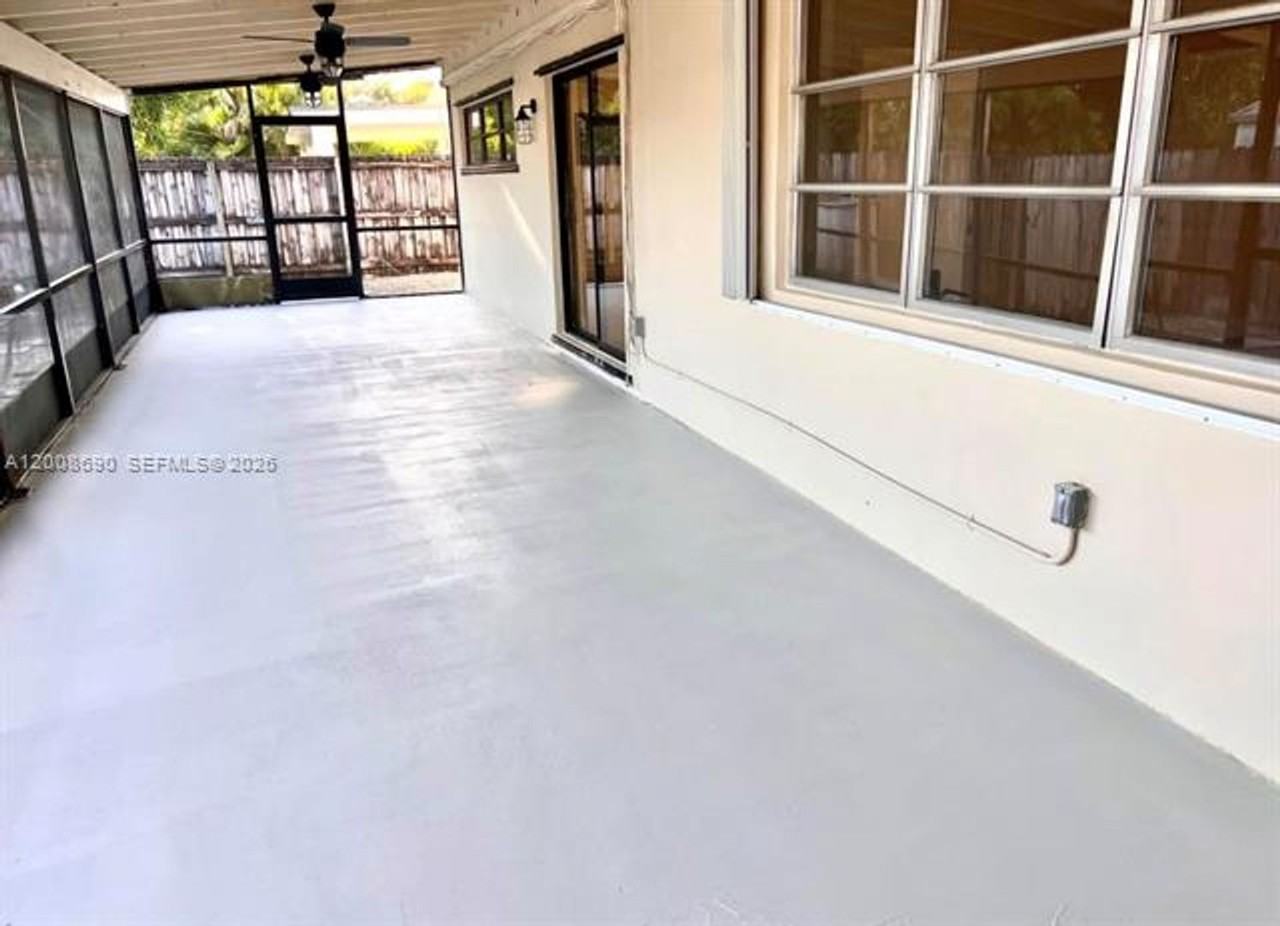 10881 N Snapper Creek Dr - Photo 3 of 15
