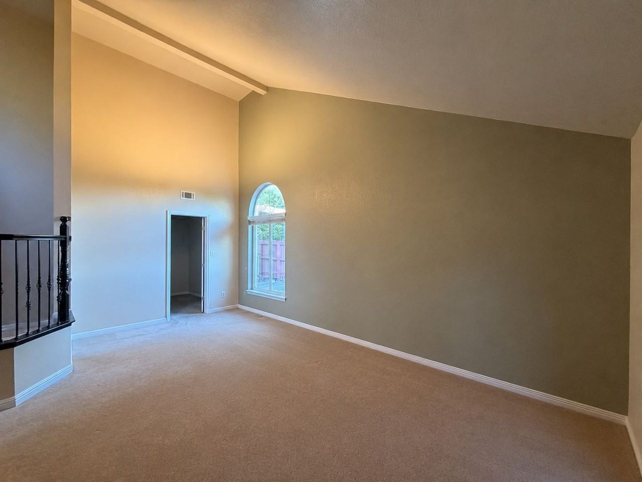 742 Rambleton Dr - Photo 6 of 32