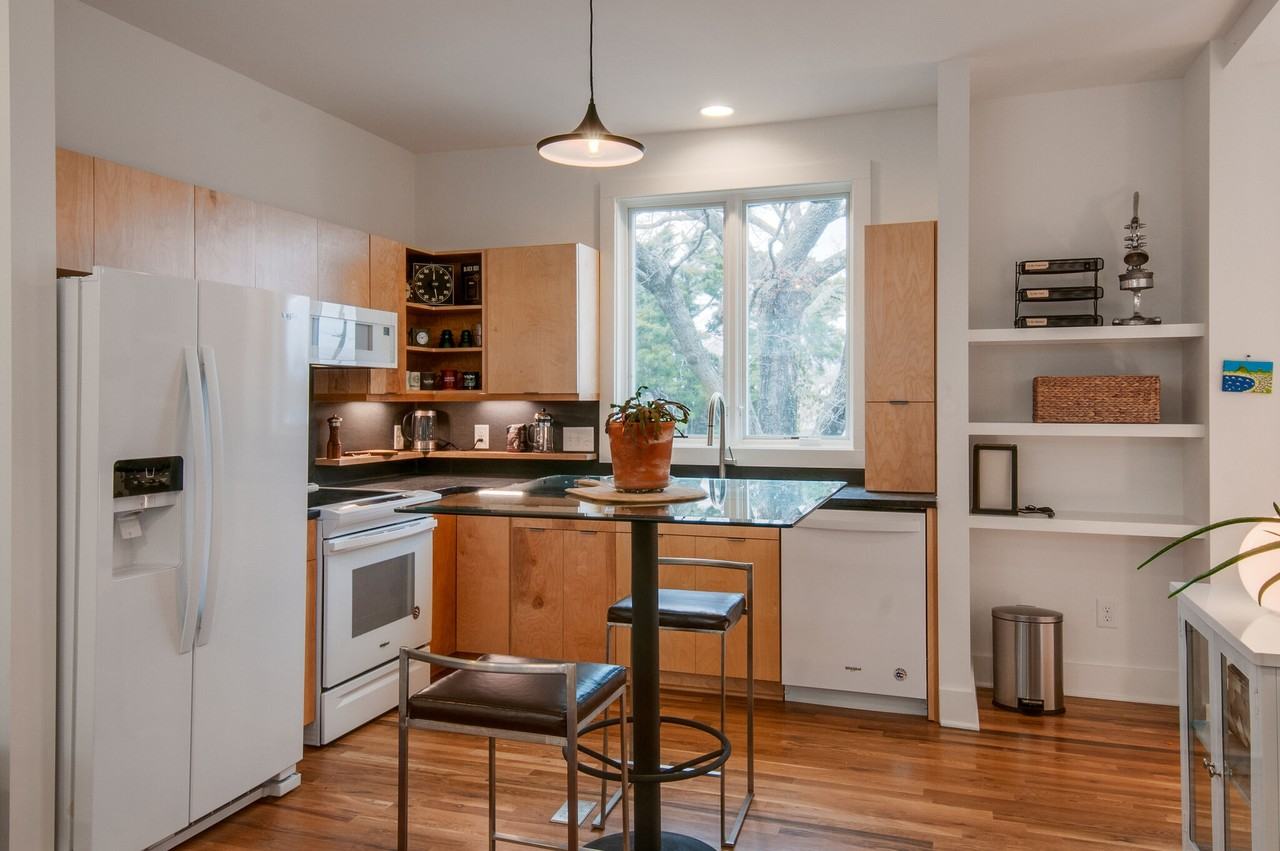2513 White Ave #2 - Photo 3 of 18