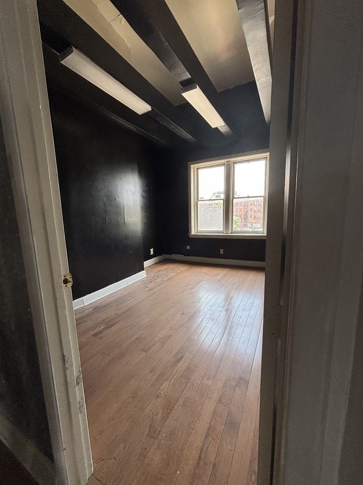 1212 Sycamore St #12 - Photo 6 of 14