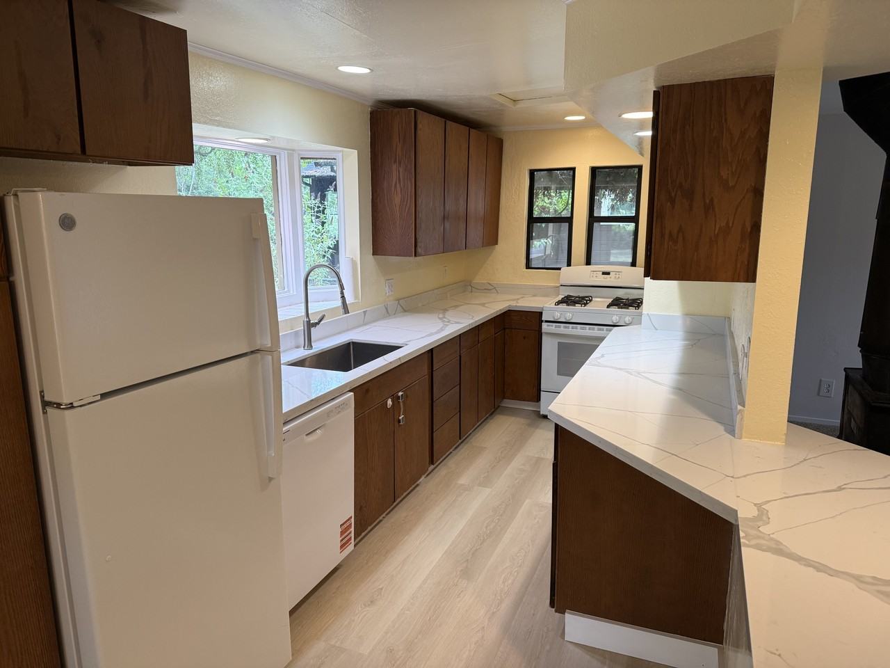 120 Bloomfield Rd #1 - Photo 2 of 15