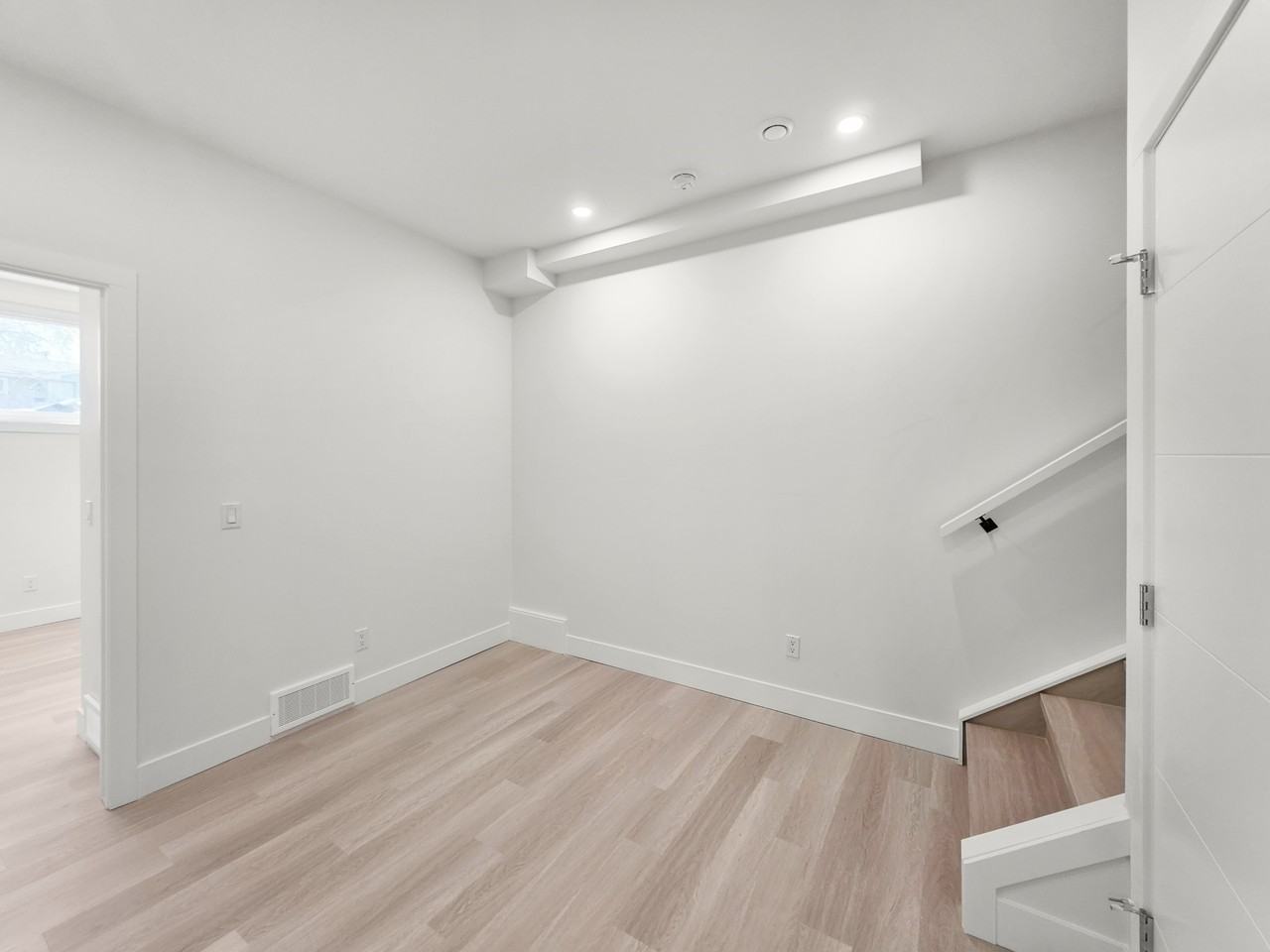 7412 34 Ave Nw #2B - Photo 2 of 22