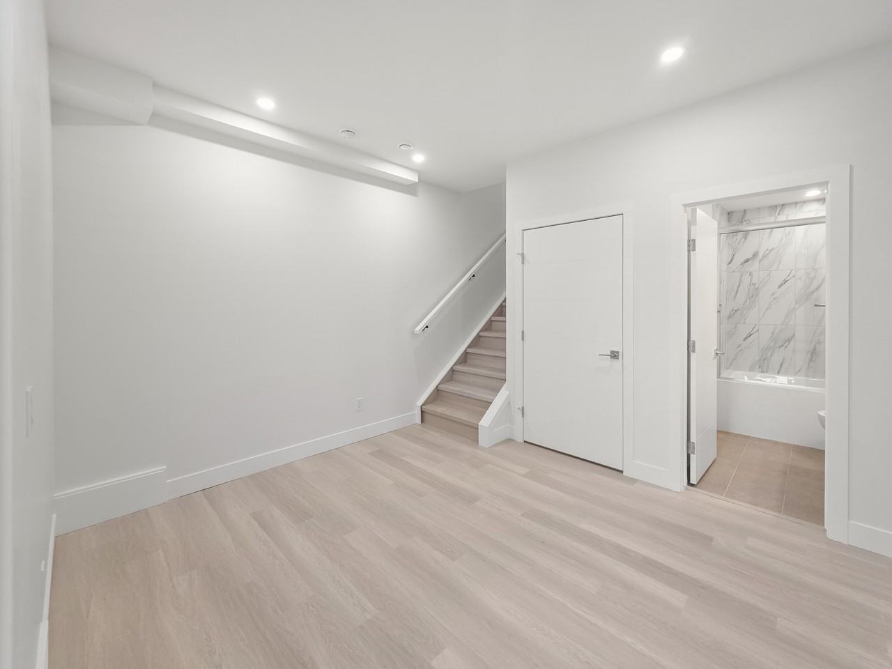 7412 34 Ave Nw #2B - Photo 3 of 22