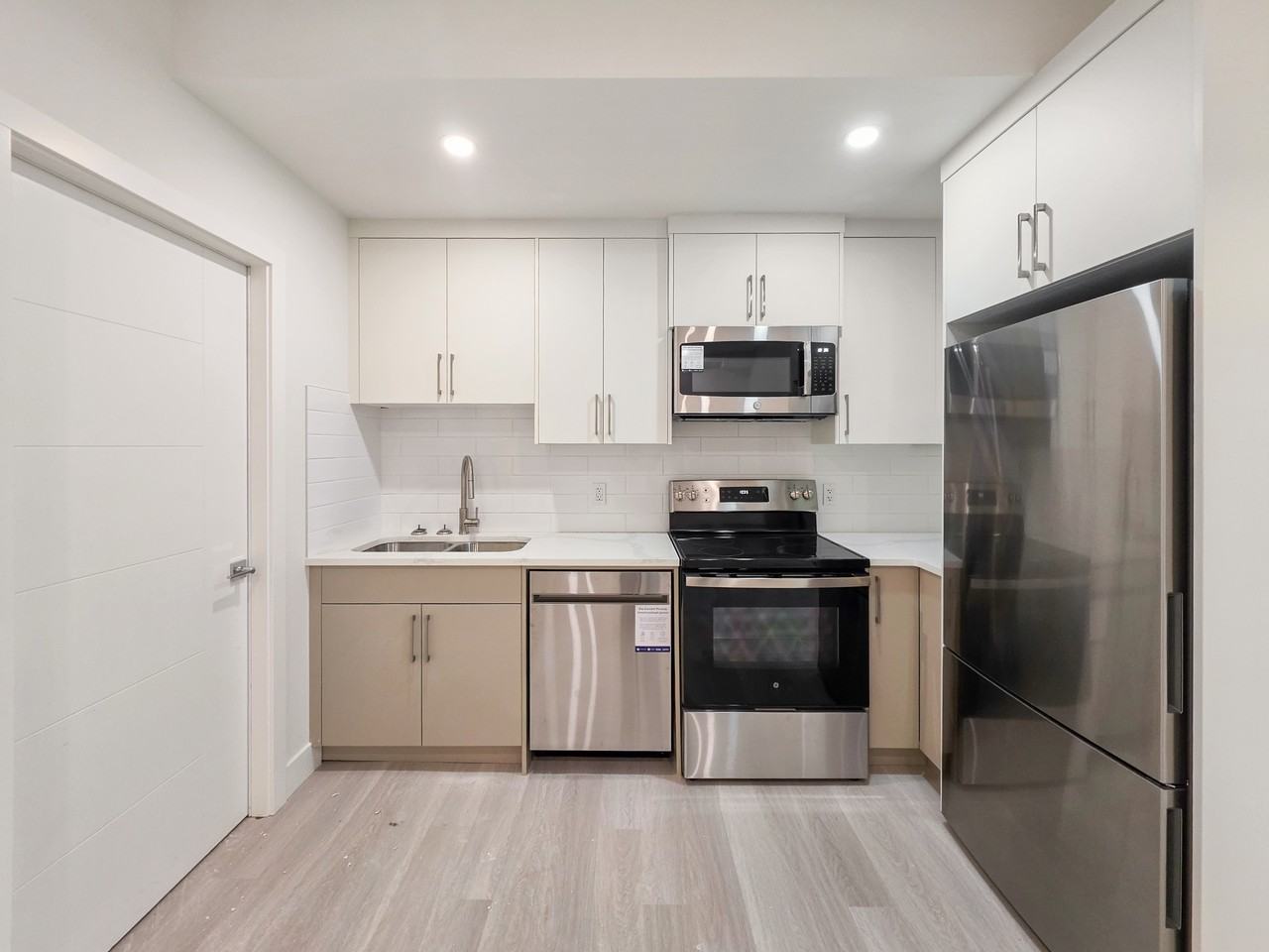 7412 34 Ave Nw #2B - Photo 6 of 22