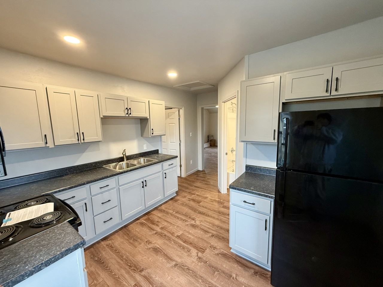 913A S 17th St #913A - Photo 2 of 8