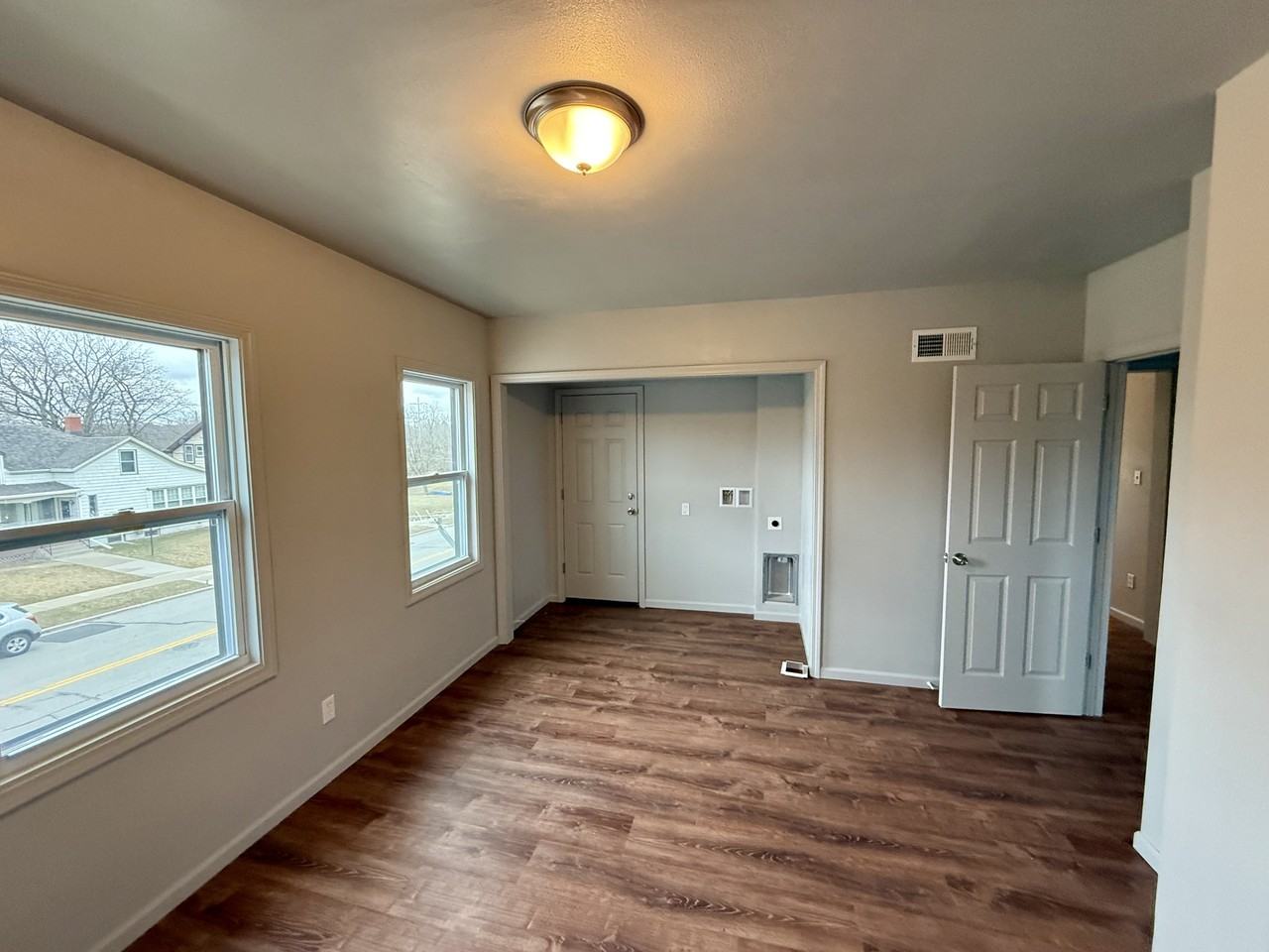 913A S 17th St #913A - Photo 5 of 8