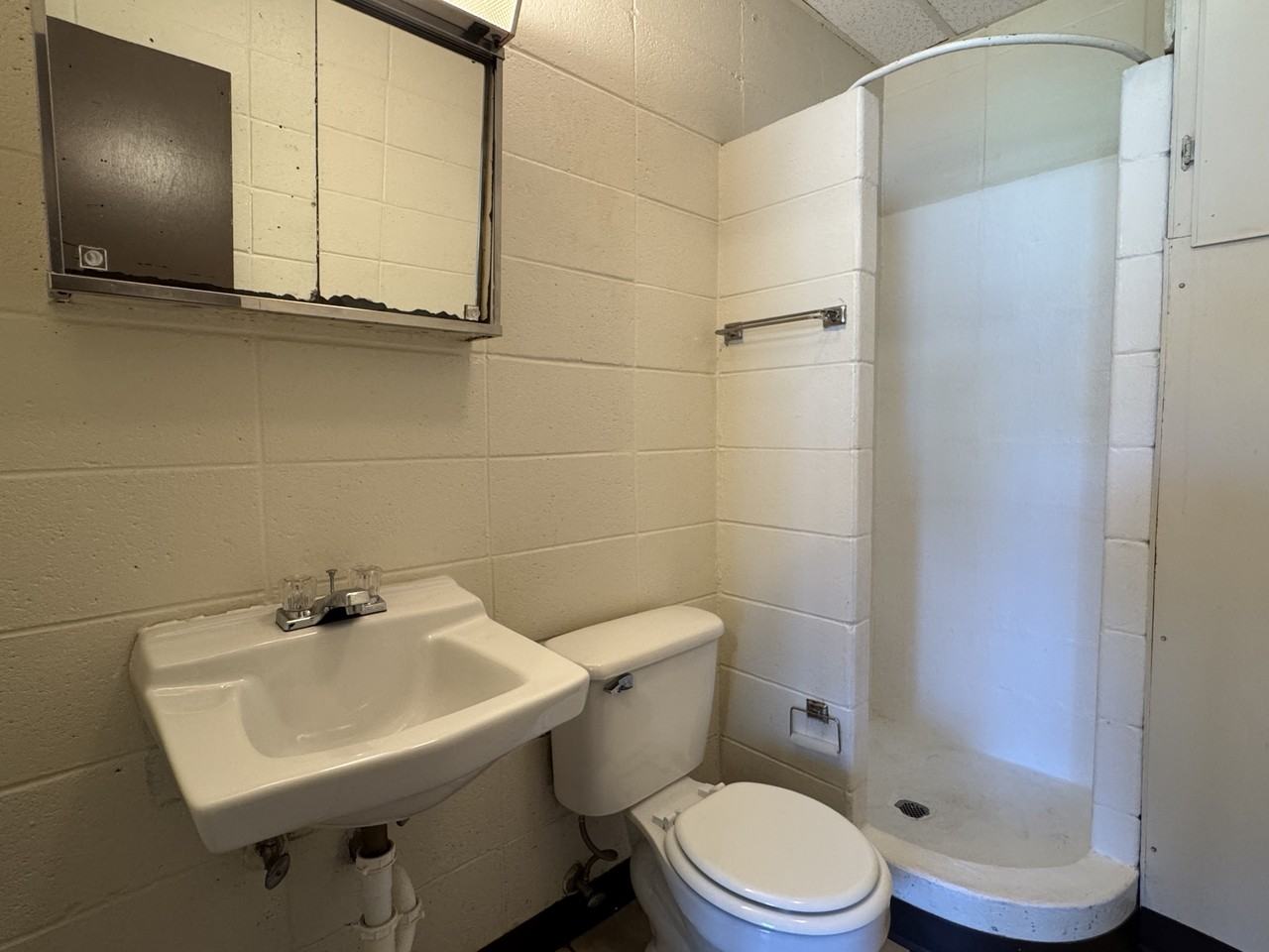 535 S Lincoln St #1 - Photo 5 of 7