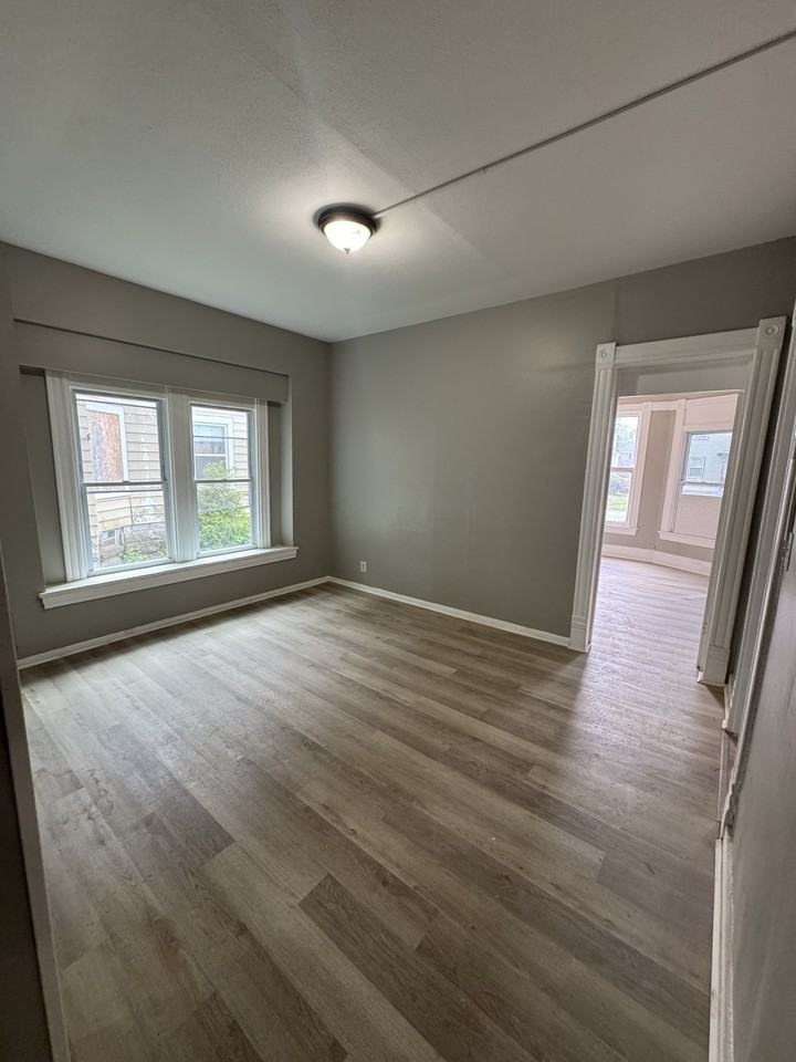 207 Mclennan Ave #2 - Photo 2 of 5